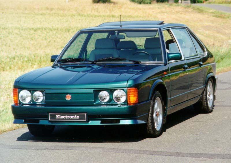 Tatra 613 Mi Long 