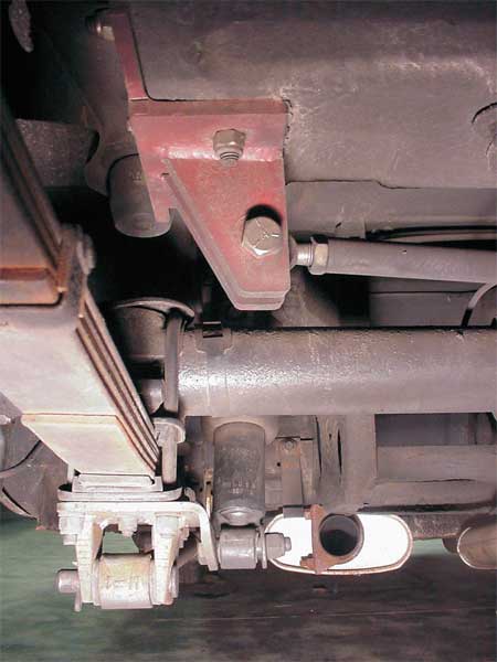 Panhard Bar Attachment to Body