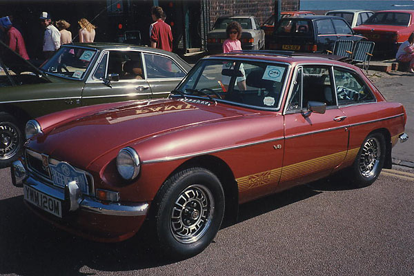 MGB GT V8, registration plate YWM 120M