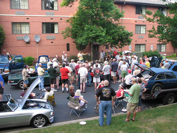 Max Fulton welcomes everyone to BritishV8 2009.