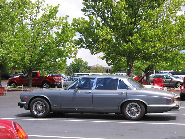 Bob Burge's 1976 Jaguar XJ12 with Chevrolet 454 V8