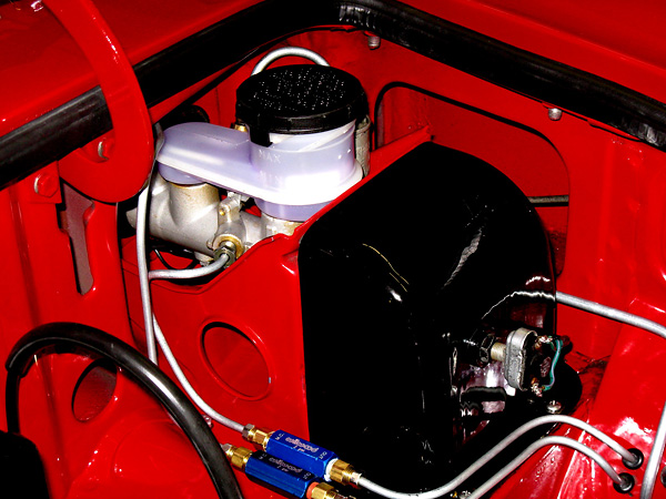 1986 Isuzu Trooper reservoir on a 1989 Toyota Camry (15/16 inch) master cylinder.