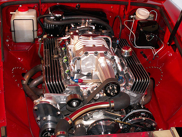 Custom fuel injection system, using Edelbrock/Weber fuel injectors.