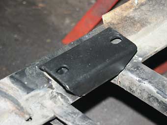 single bolt transmission mount