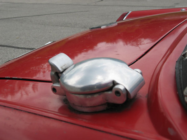 LeMans style fuel filler cap