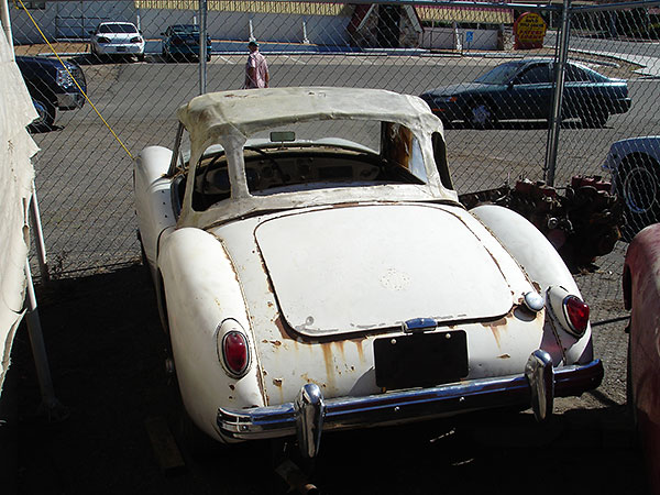 Dan started with two rough donor cars to produce one excellent MGA V8.