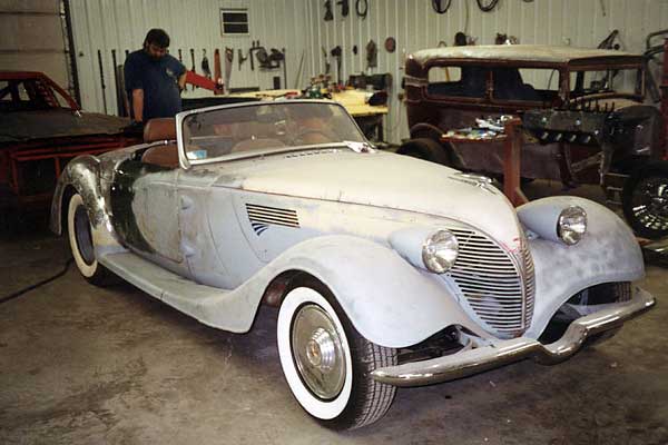 Bruce Curry's body shop in Clinton, Missouri