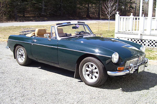 David Hawkins's 1967 MGB with Buick 215 V8