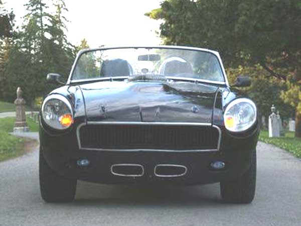 1971 MGB from the front