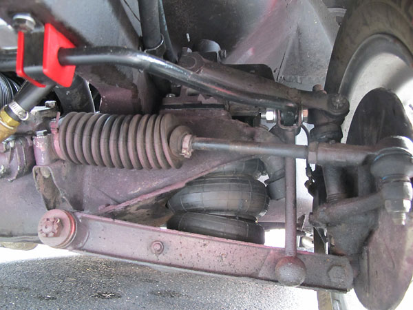 Blackwood Engineering airbag front suspension in lieu of springs.