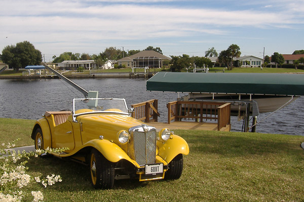 This photo illustrates that modern tires can look right at home on the MG-TD model.