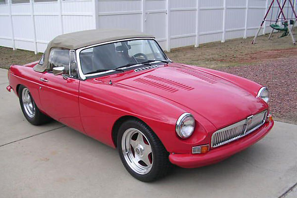 MGB louvered hood