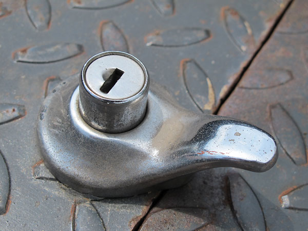 The drink cooler has a lock, and it's keyed to match the MGB's doors.