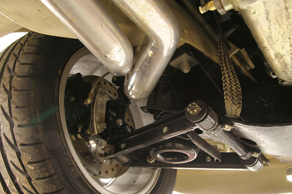Wilwood 4-pot calipers and vented rotors.