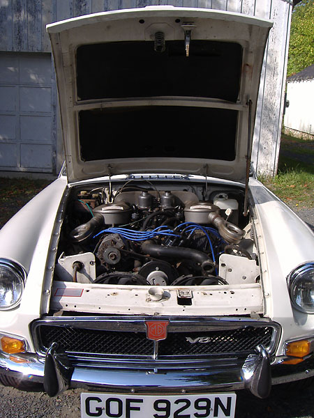 1974 MGB GT V8 (factory built)