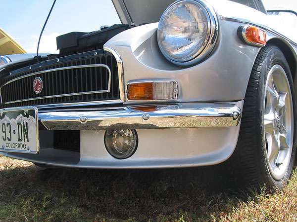 custom front spoiler / air dam for MGB