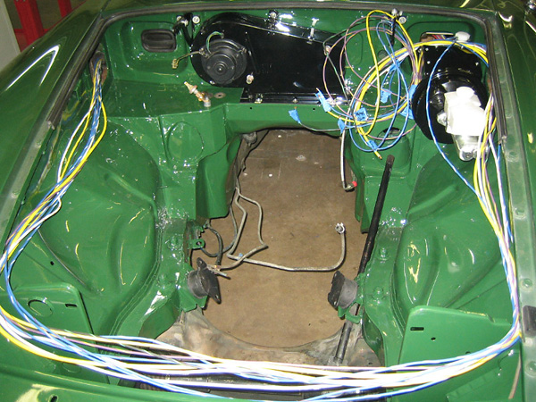 Installing an Advance Auto Wire wiring kit.