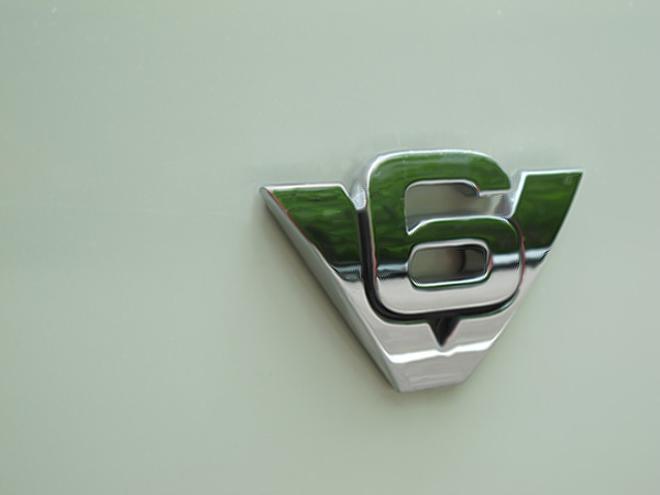 Ford V6 badge.