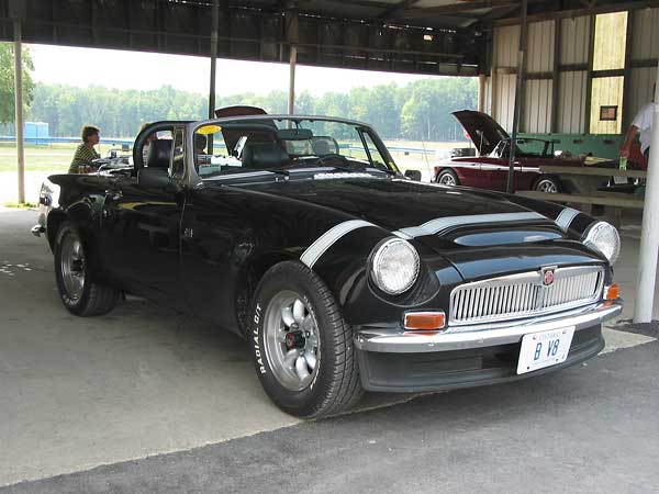 Peter Smith's 1976 MGB with Rover 3.5L V8
