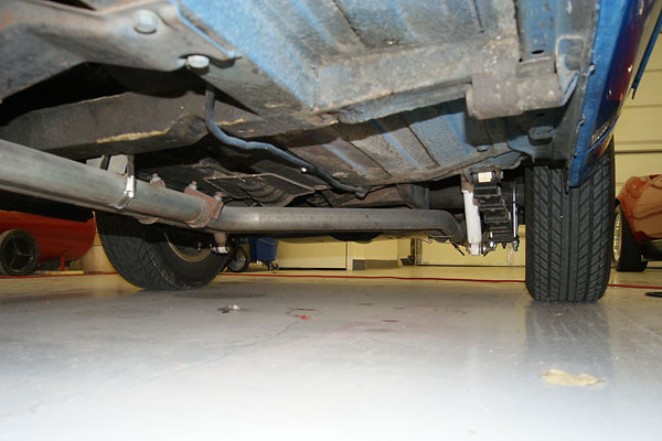 Exhaust pipe routing. Note also KYB telescoping shock absorbers.