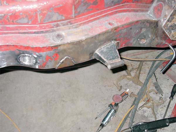 Motor mount (passenger side).