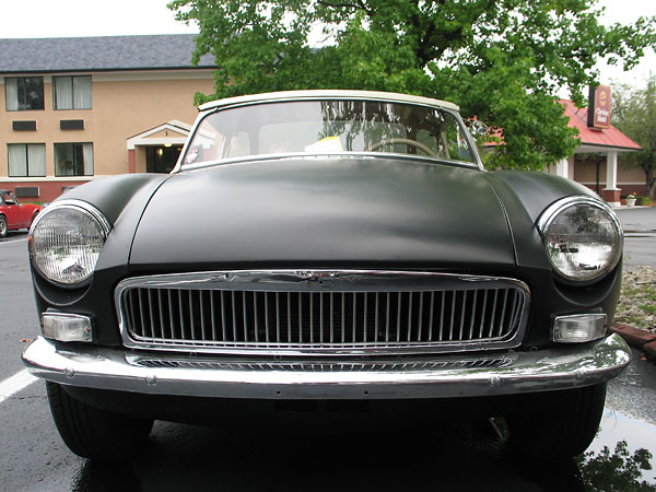 Steve removed the hump that used to be on centerline above the grille badge.