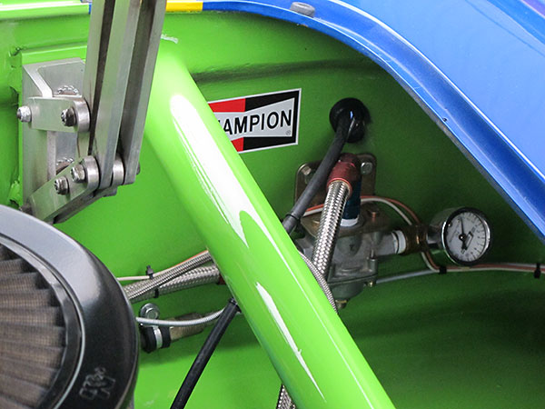 Holley fuel pressure regulator with Mr Gasket fuel pressure gauge.