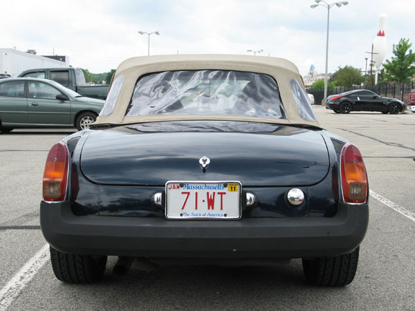 Back-up lamps relocated to the taillamps (in lieu of reflectors).