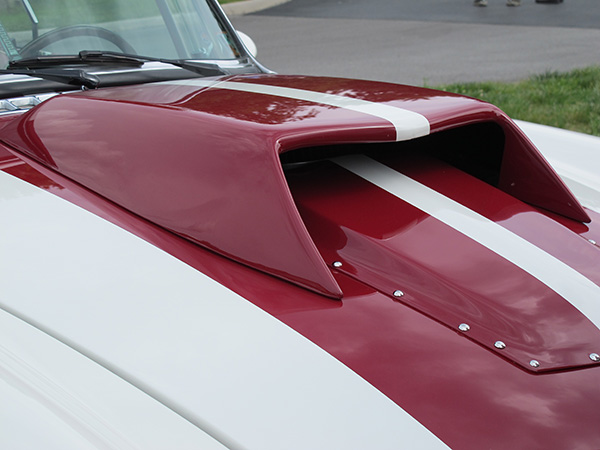 Two level hood scoop.