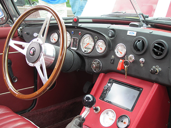 Stripped down and painted Abingdon pillow-style dashboard.