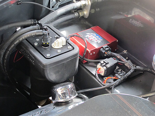 The Edelbrock system's electronic control unit (system ECU).