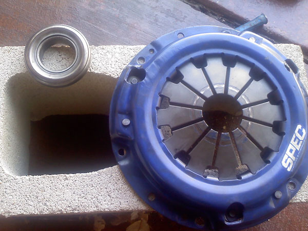 Damaged SPEC pressure plate.