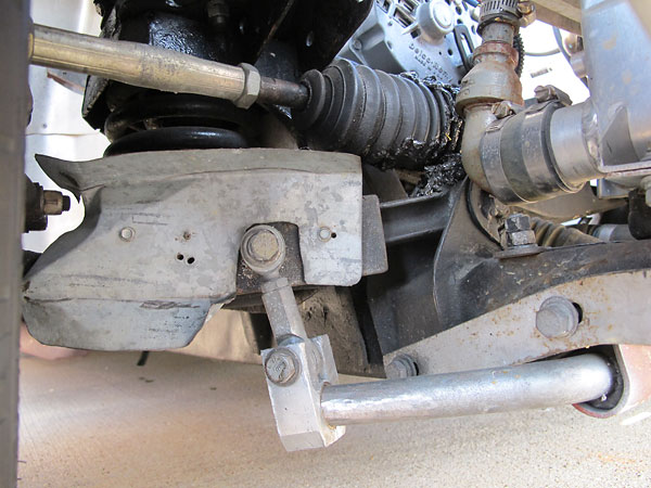 Adjustable anti-sway bar.