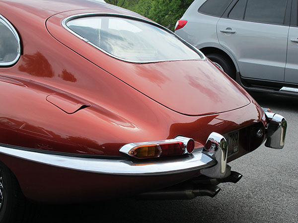 Jaguar XKE 2+2 tailgate (closed).