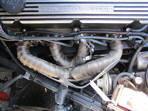 Powered by Ford aluminum valve covers.