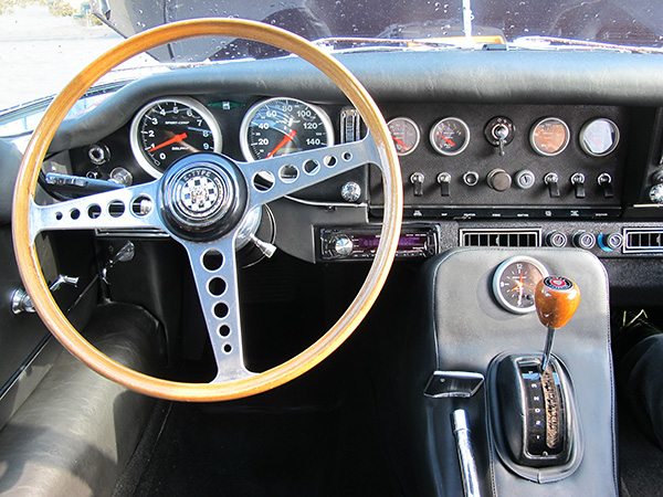 Autometer Sport-Comp instruments.