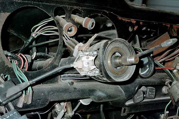 Triumph TR-6 dashboard and instrument panel