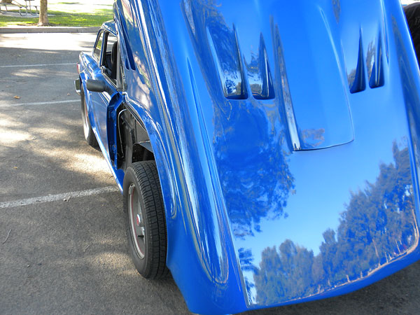 Ford Mustang style hood scoop.