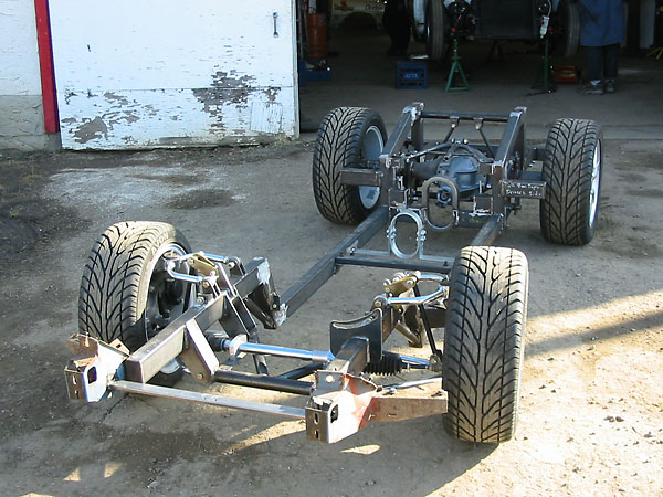 Chris Alston (Ford Pinto) twin A-arm suspension.