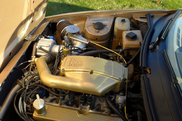 Rover 4.2 intake manifold.