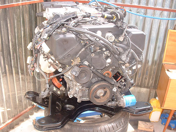 Toyota 1UZ engines: aluminum engine blocks and heads, steel rods and cranks, hypereutectic pistons, and six-bolt main bearing journals.